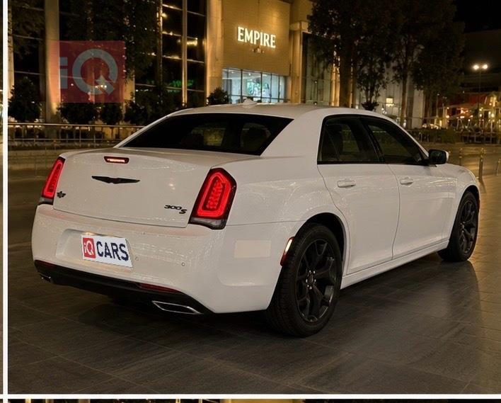 كرايسلر 300